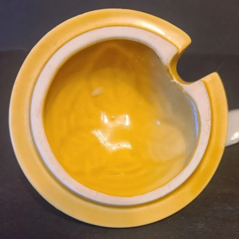 Beehive Ceramic Jam Jar Strawberry Lid Vintage Yellow 9-1142 Giftcraft‎ Japan